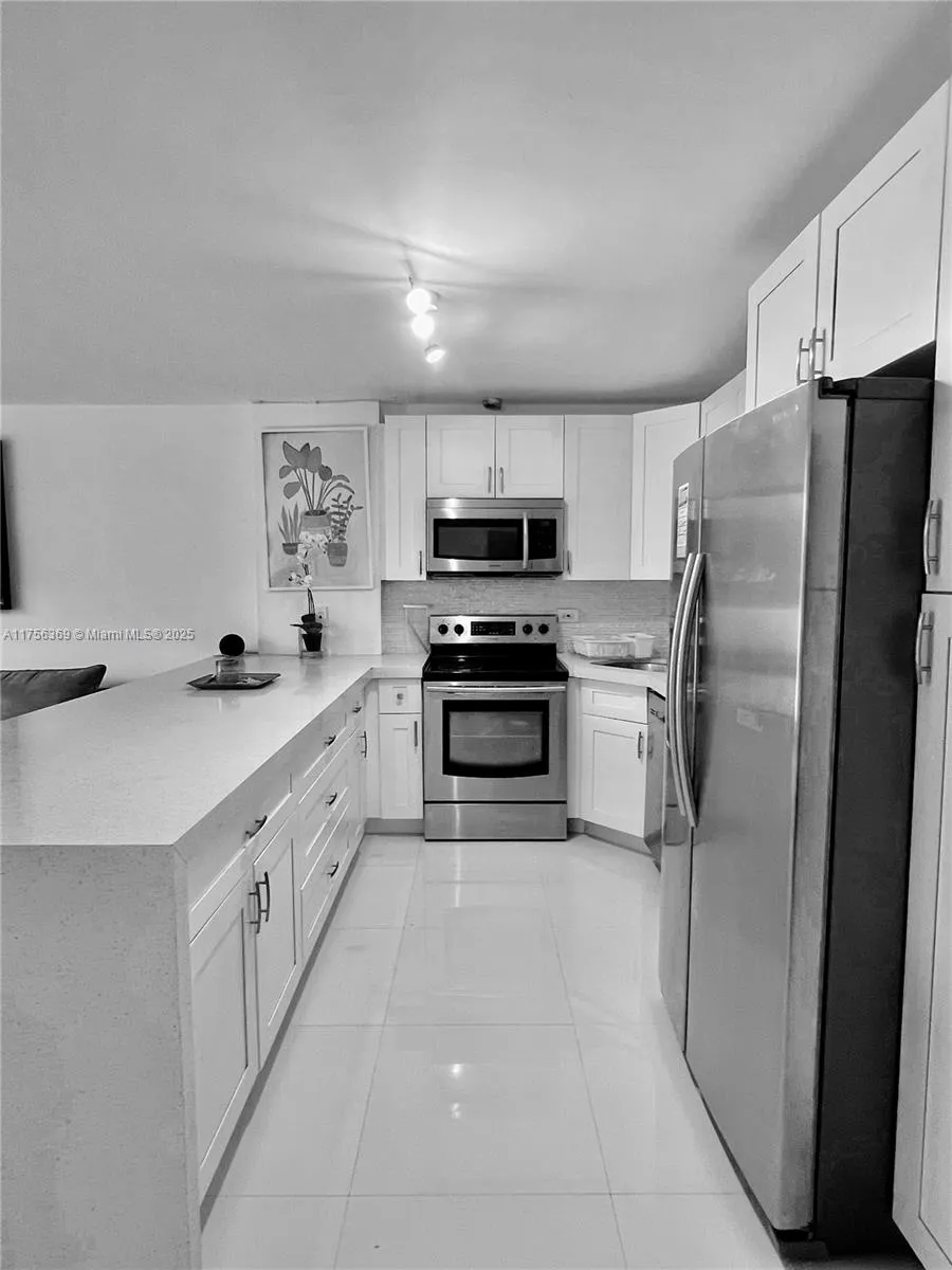 2801 NE 183rd St # 215W, Aventura FL 33160