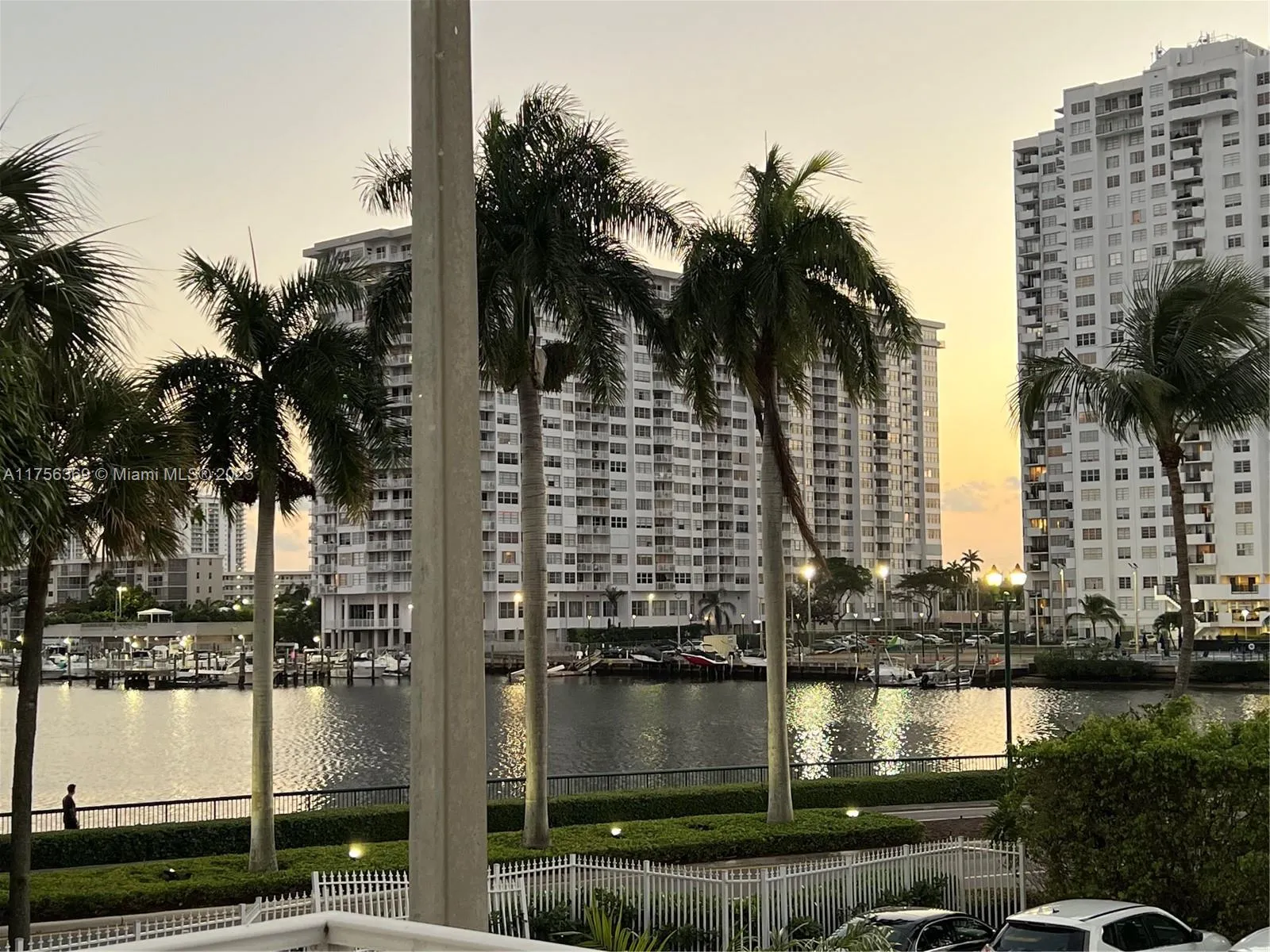 2801 NE 183rd St # 215W, Aventura FL 33160
