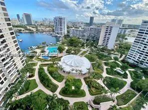 2500 Parkview Dr # 1915, Hallandale Beach FL 33009