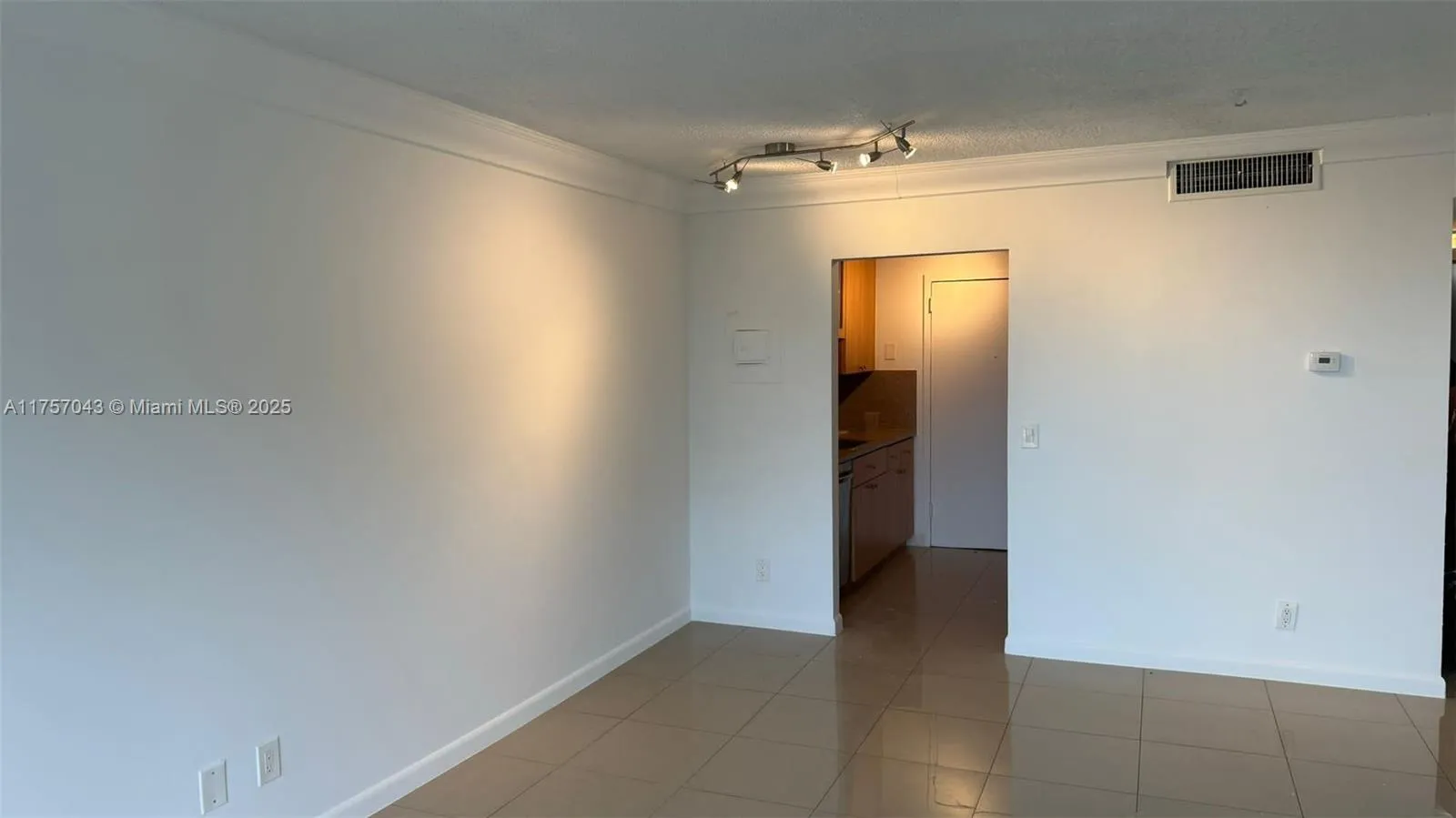 2020 NE 135th St # 303, North Miami FL 33181
