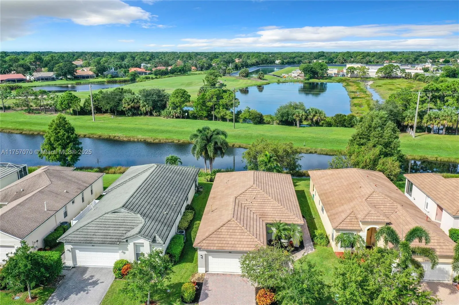 310 SW Tomoka Springs Dr, Port St. Lucie FL 34986