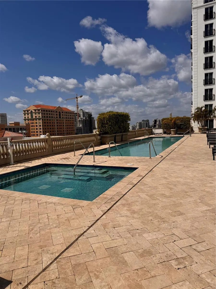 1 bedroom 1 bath for rent at 10 Aragon Ave # 903, Coral Gables FL 33134