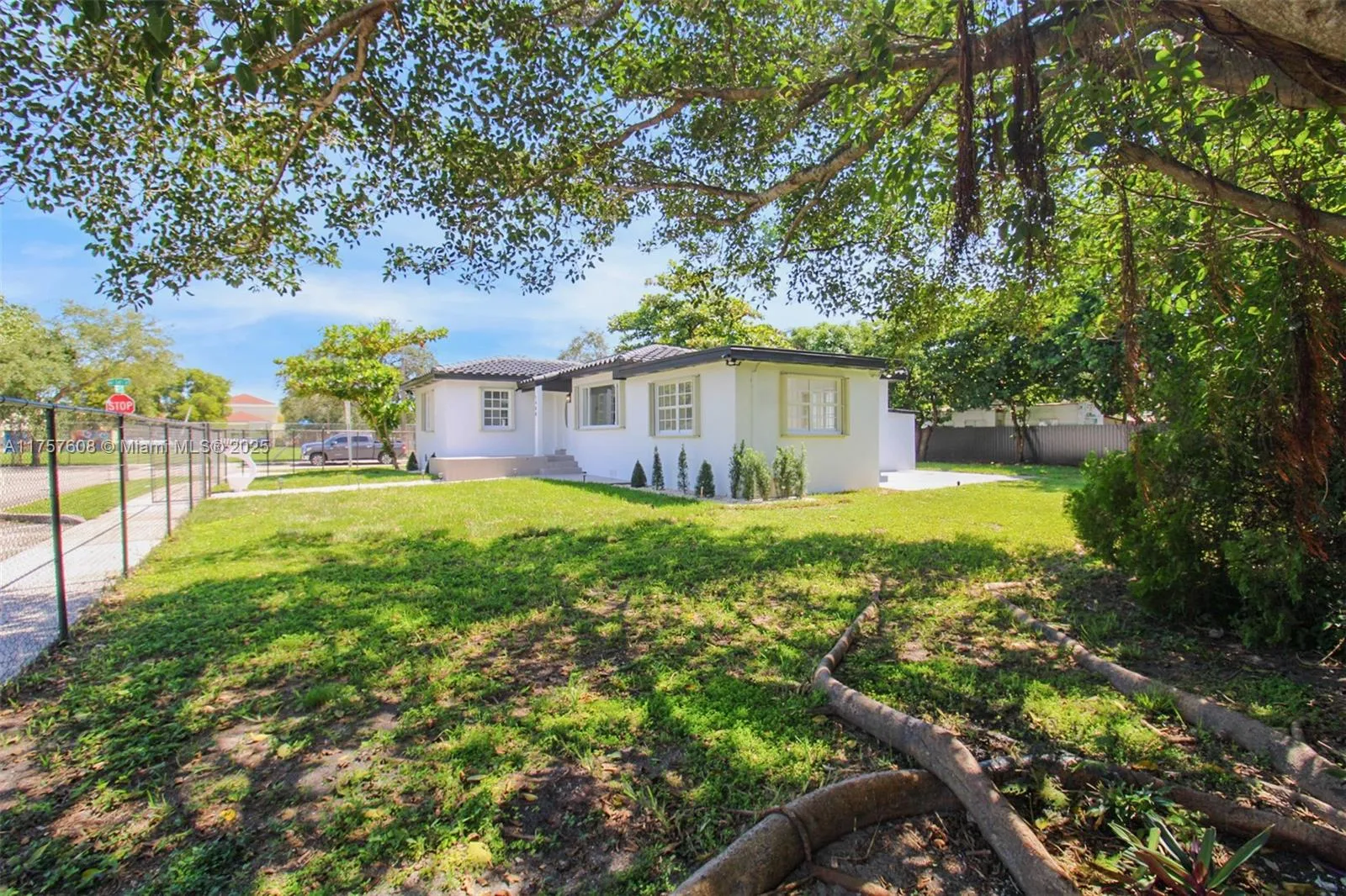 1400 NW 57th St, Miami FL 33142