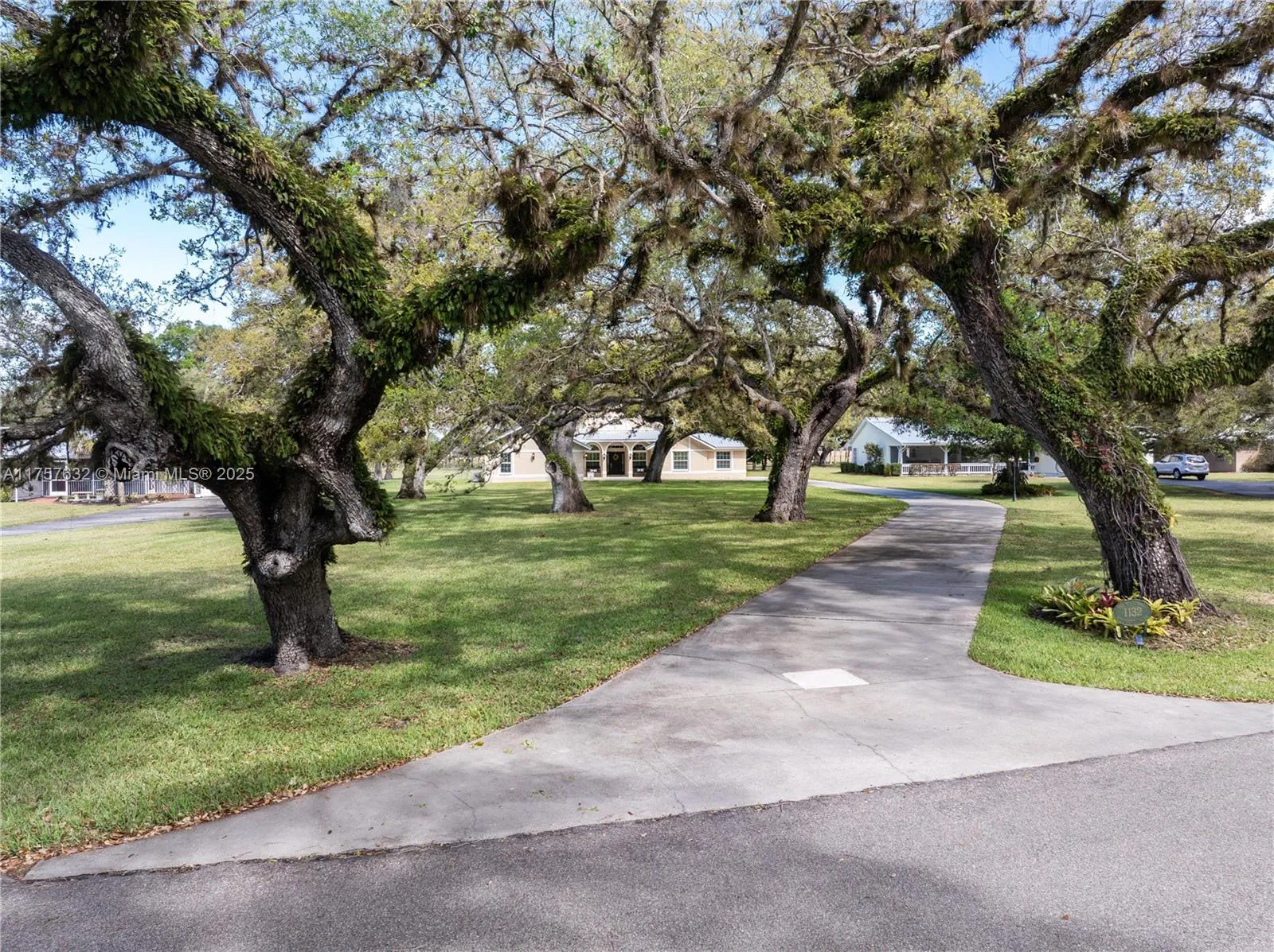 4 bedroom 3 bath Residential for sale at 1132 Riverbend Dr, La Belle FL 33935