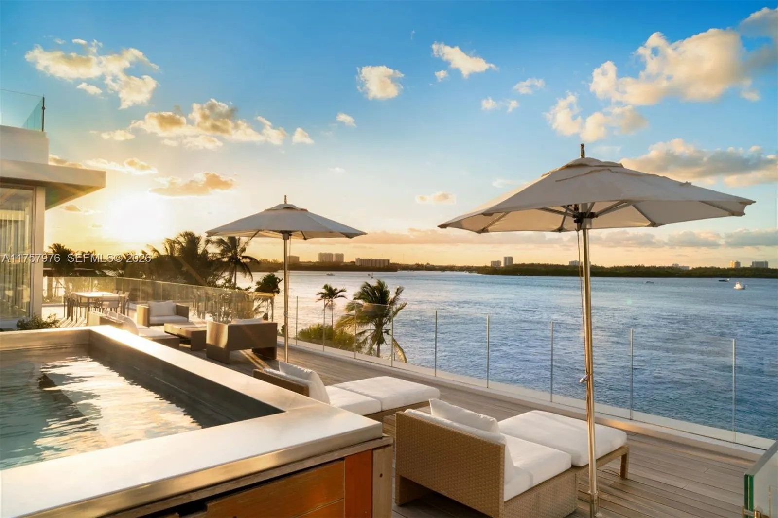 284 Bal Bay Dr, Bal Harbour FL 33154