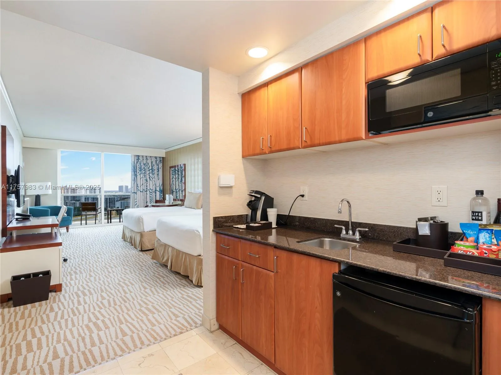 1 bath for sale at 18001 Collins Ave # 1618, Sunny Isles Beach FL 33160