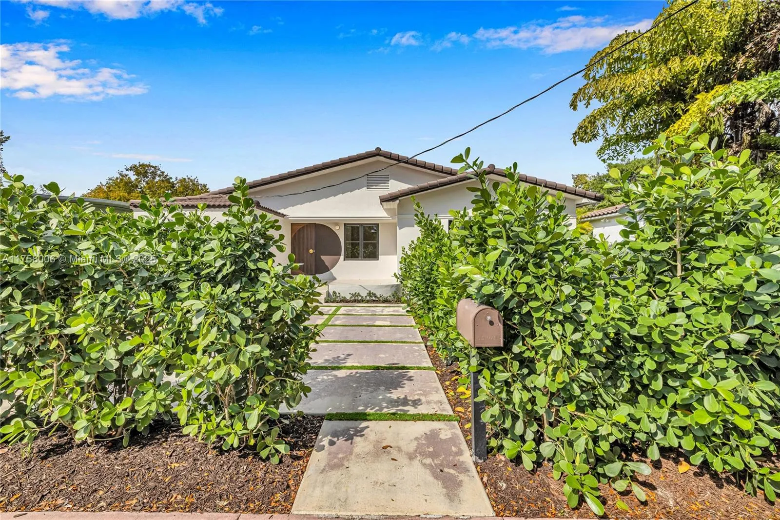 1323 Cleveland Rd, Miami Beach FL 33141