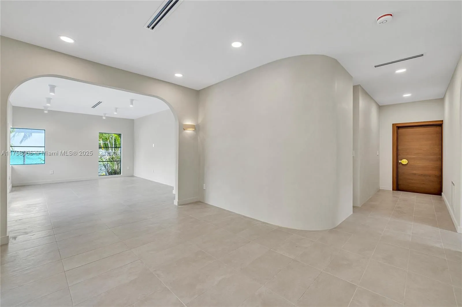 1323 Cleveland Rd, Miami Beach FL 33141