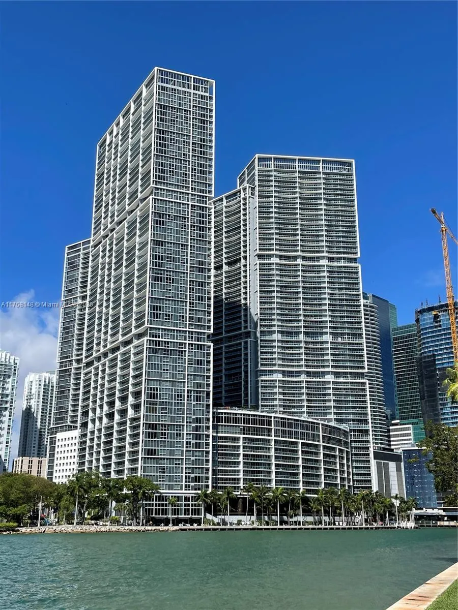 2 bedroom 2 bath for sale at 465 Brickell Ave # 819, Miami FL 33131
