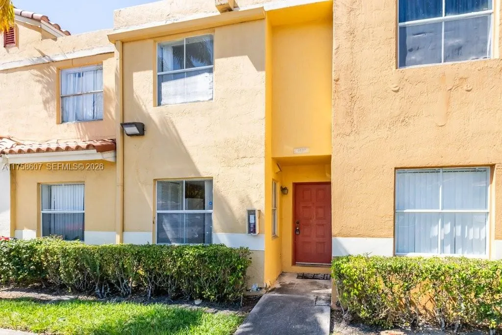 2 bedroom 2 bath for sale at 4037 NW 90th Ave # 4037, Sunrise FL 33351