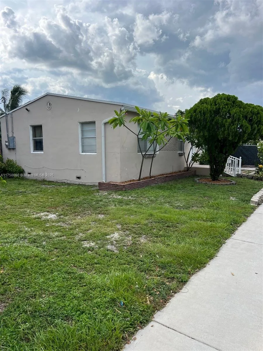1119 N Andrews Ave, Fort Lauderdale FL 33311