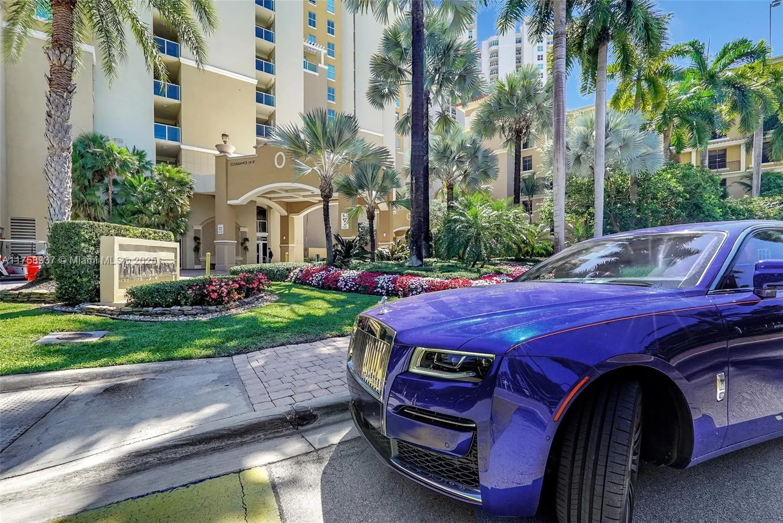 3 bedroom 3 bath for sale at 3340 NE 190th St # 1608, Aventura FL 33180