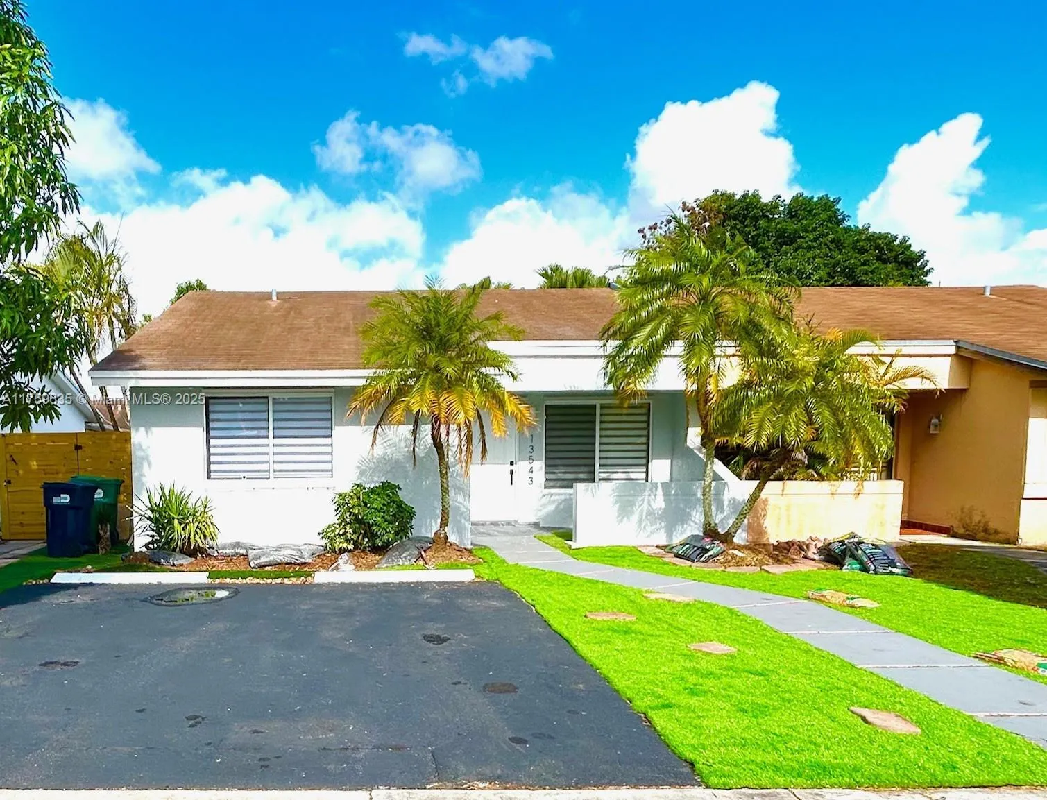 2 bedroom 2 bath for sale at 13543 SW 65th Ln, Miami FL 33183