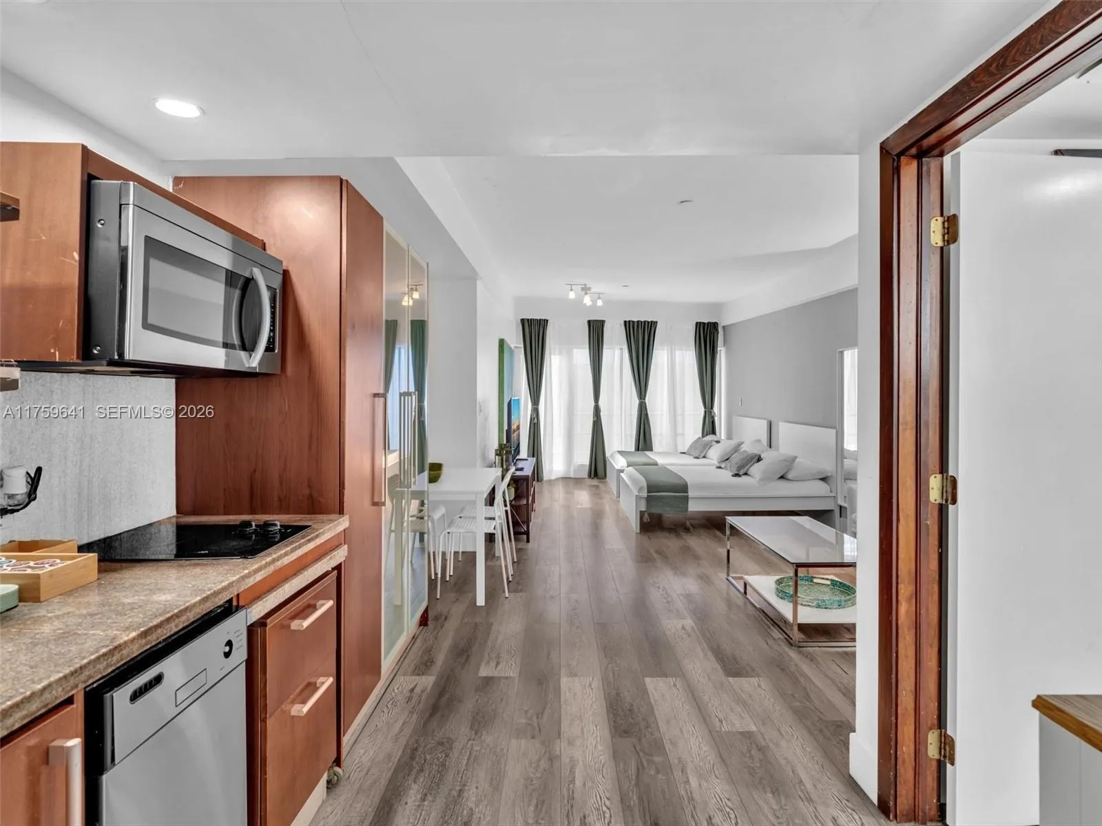 1 bedroom 1 bath for sale at 1052 Ocean Dr # C203, Miami Beach FL 33139