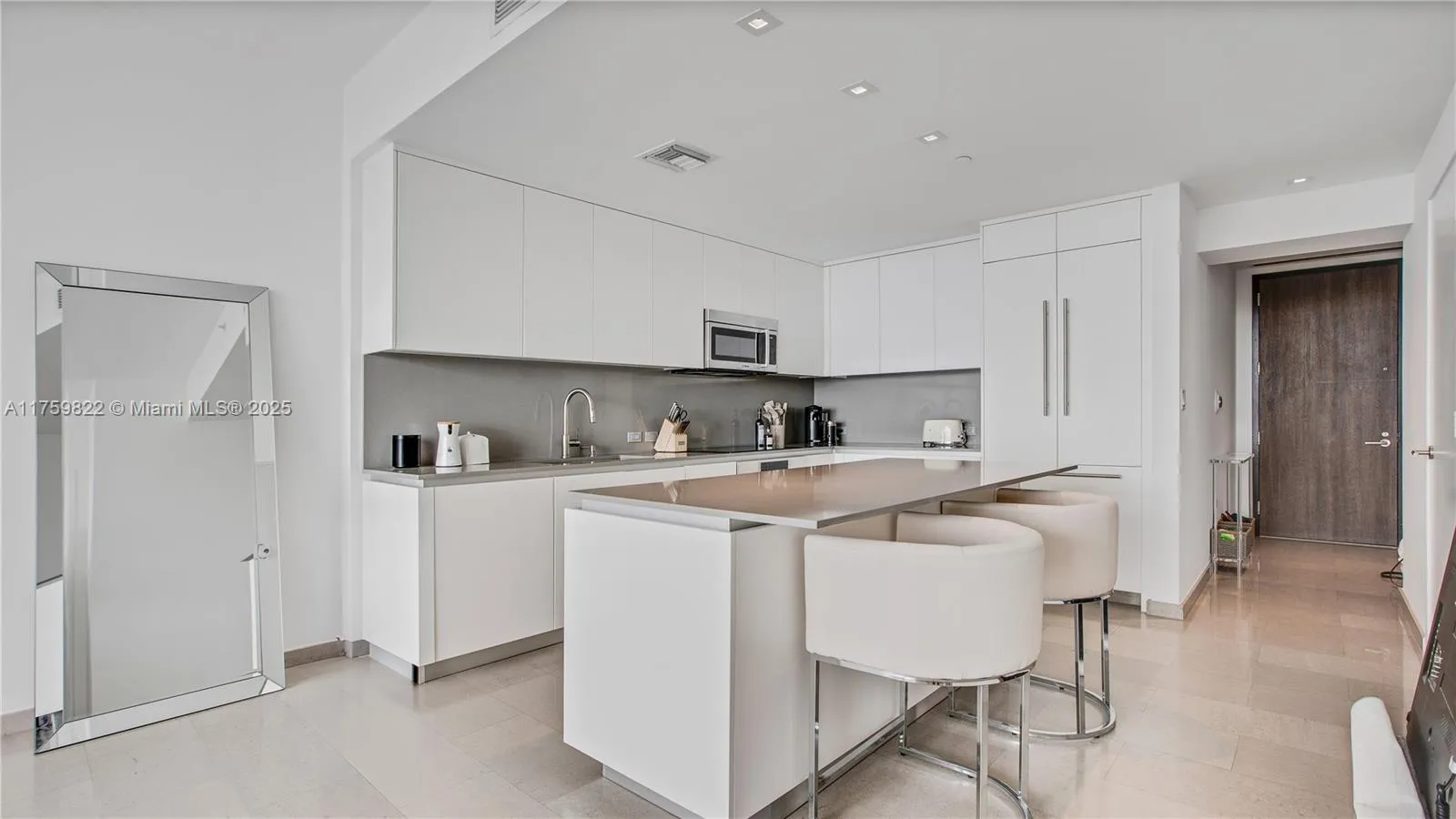 88 SW 7th St # 2208, Miami FL 33130