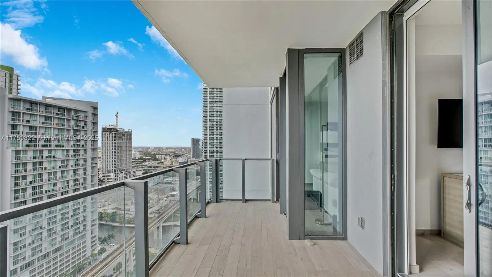 88 SW 7th St # 2208, Miami FL 33130