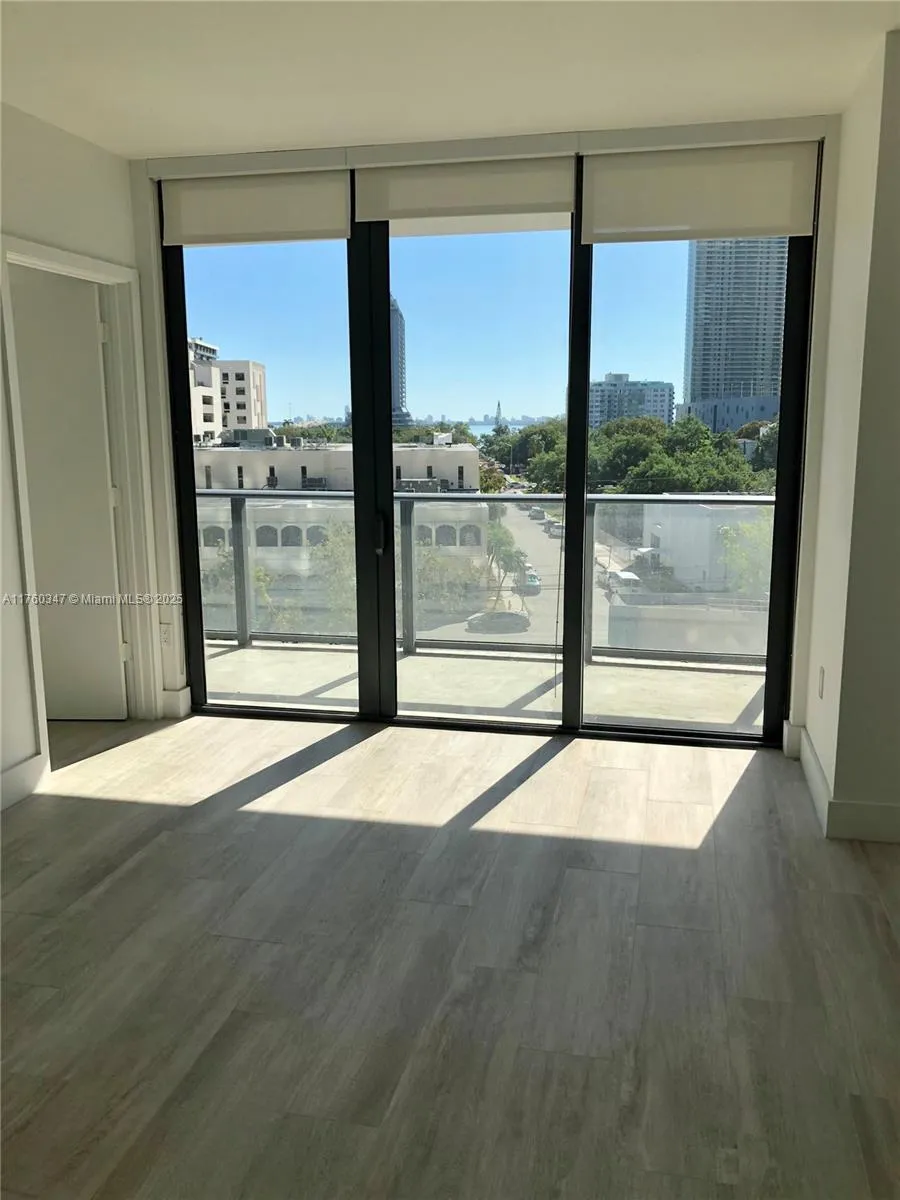 1 bedroom 1 bath for sale at 121 NE 34th St # L406, Miami FL 33137