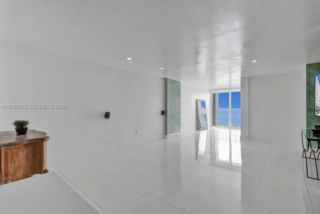 6450 Collins Ave # 1204, Miami Beach FL 33141