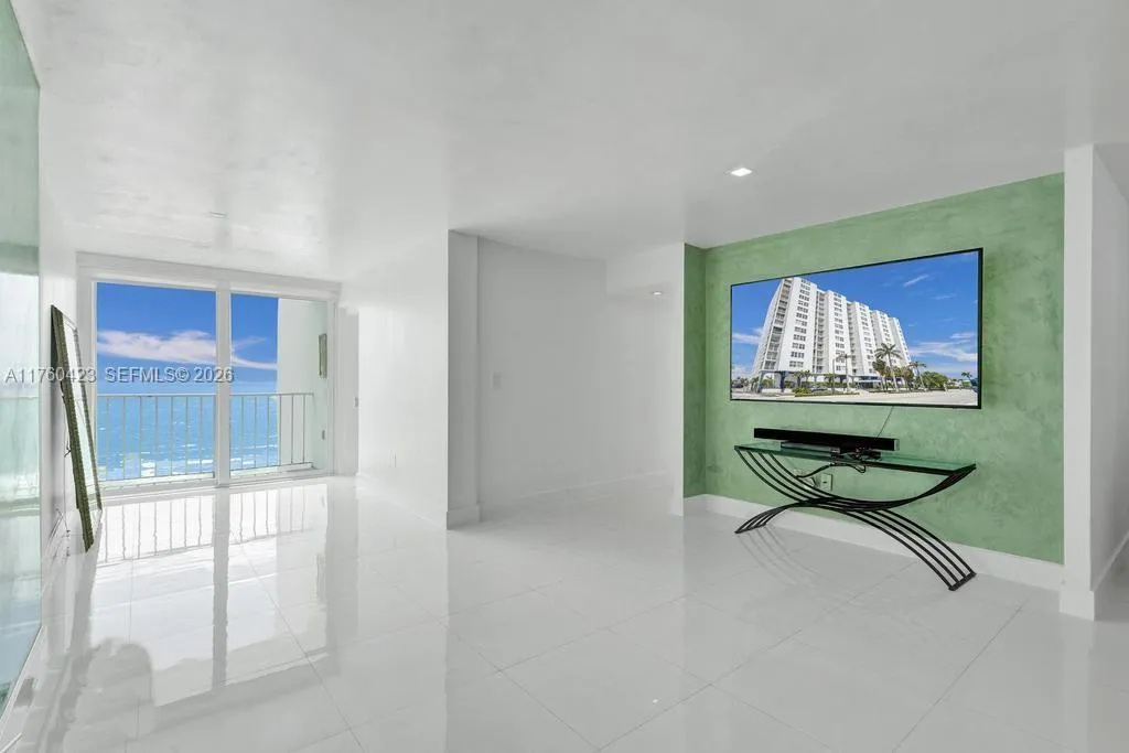6450 Collins Ave # 1204, Miami Beach FL 33141