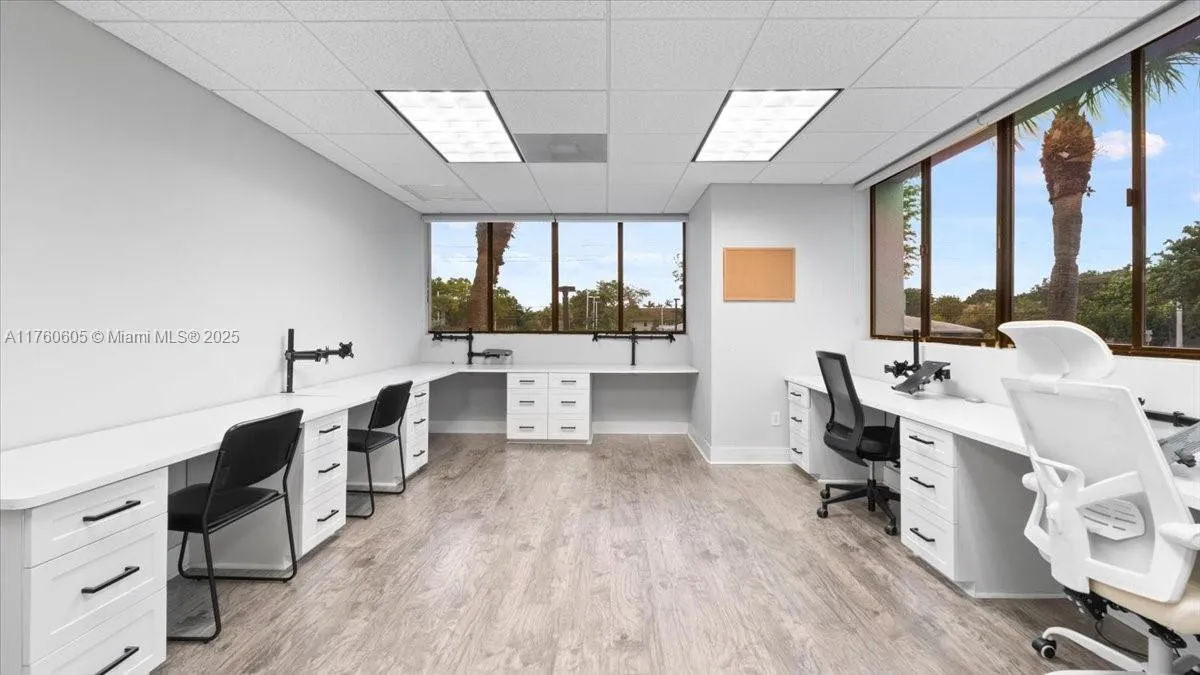 10661 N Kendall Dr # 201, Miami FL 33176