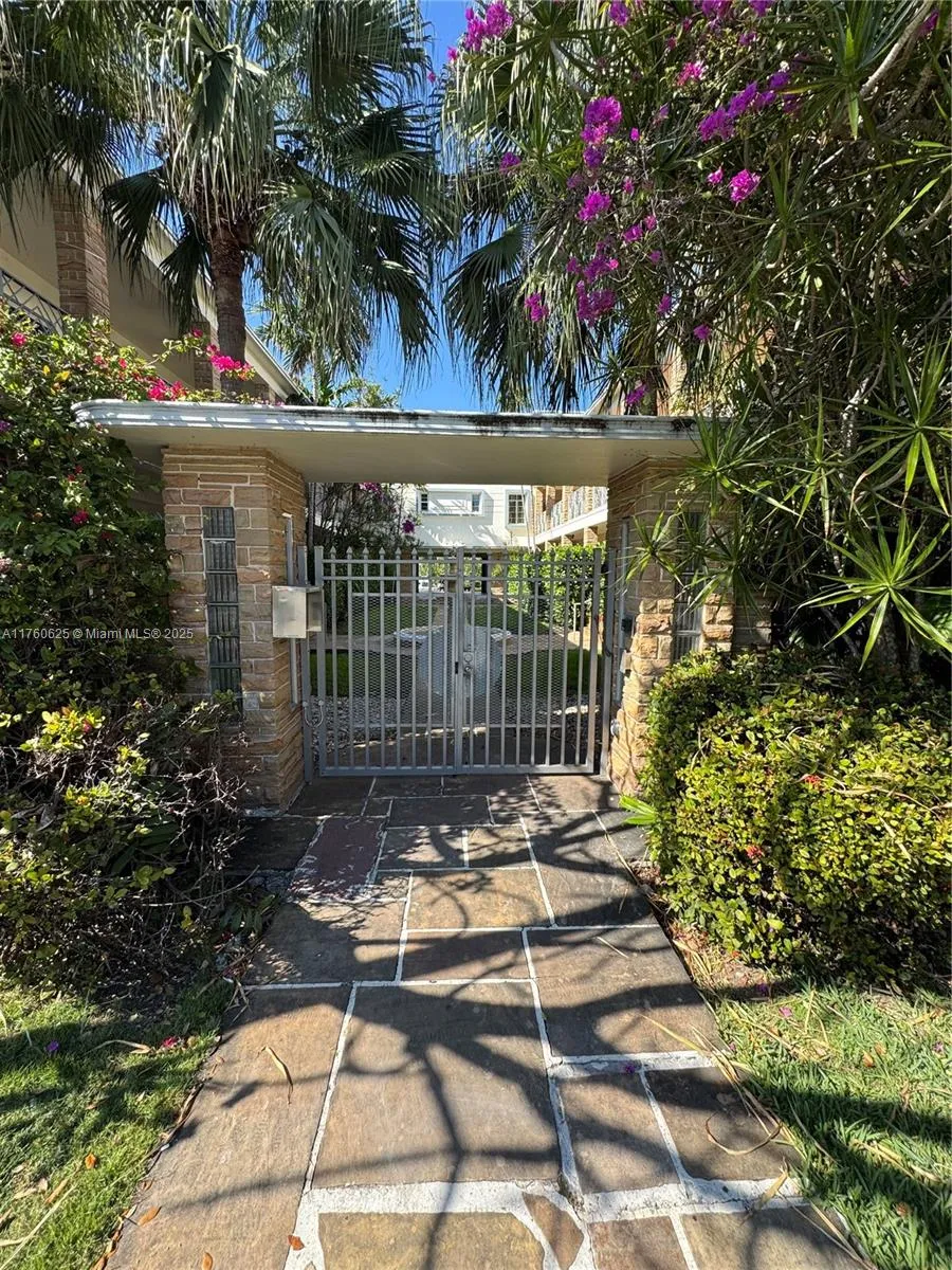 1 bedroom 1 bath for sale at 2131 Calais Dr # 1, Miami Beach FL 33141