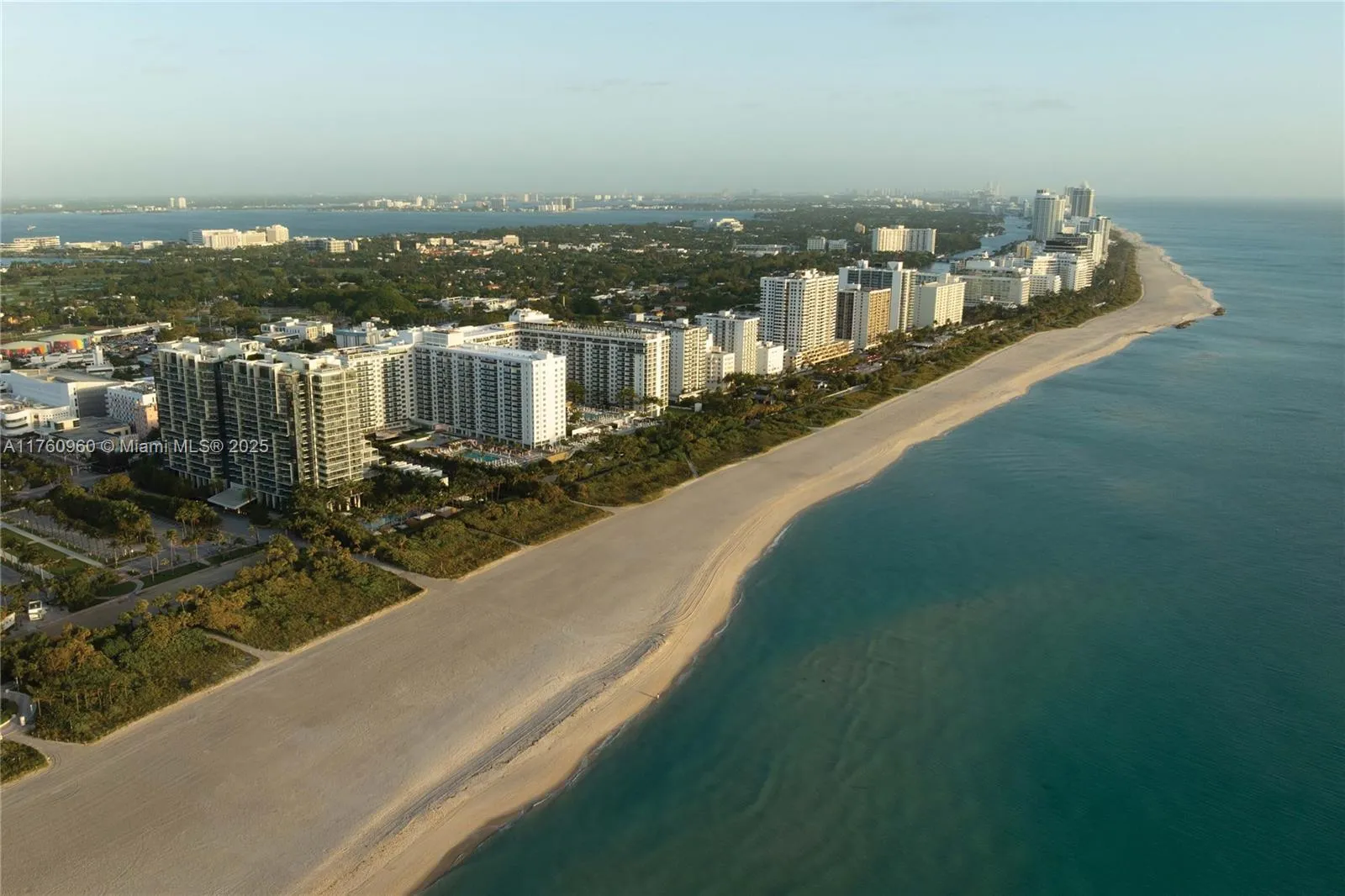 2201 Collins Ave, Miami Beach FL 33139