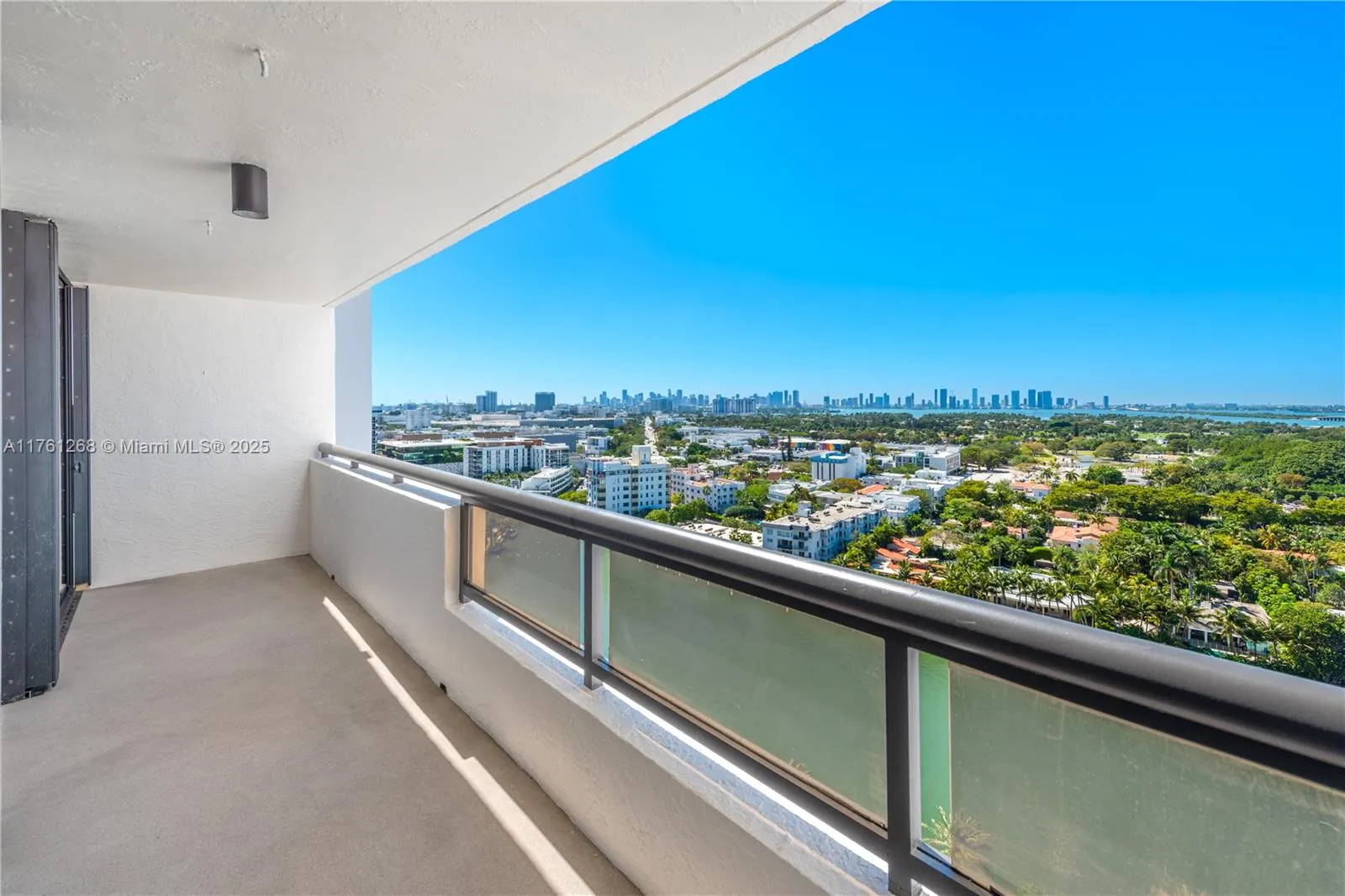 1 bedroom 2 bath for sale at 2555 Collins Ave # 2104, Miami Beach FL 33140