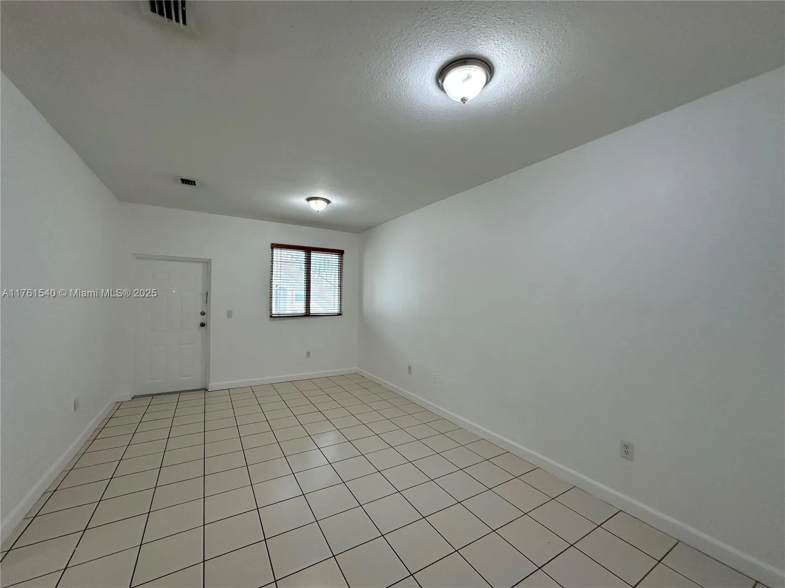 1663 SE 27th Dr # 103, Homestead FL 33035