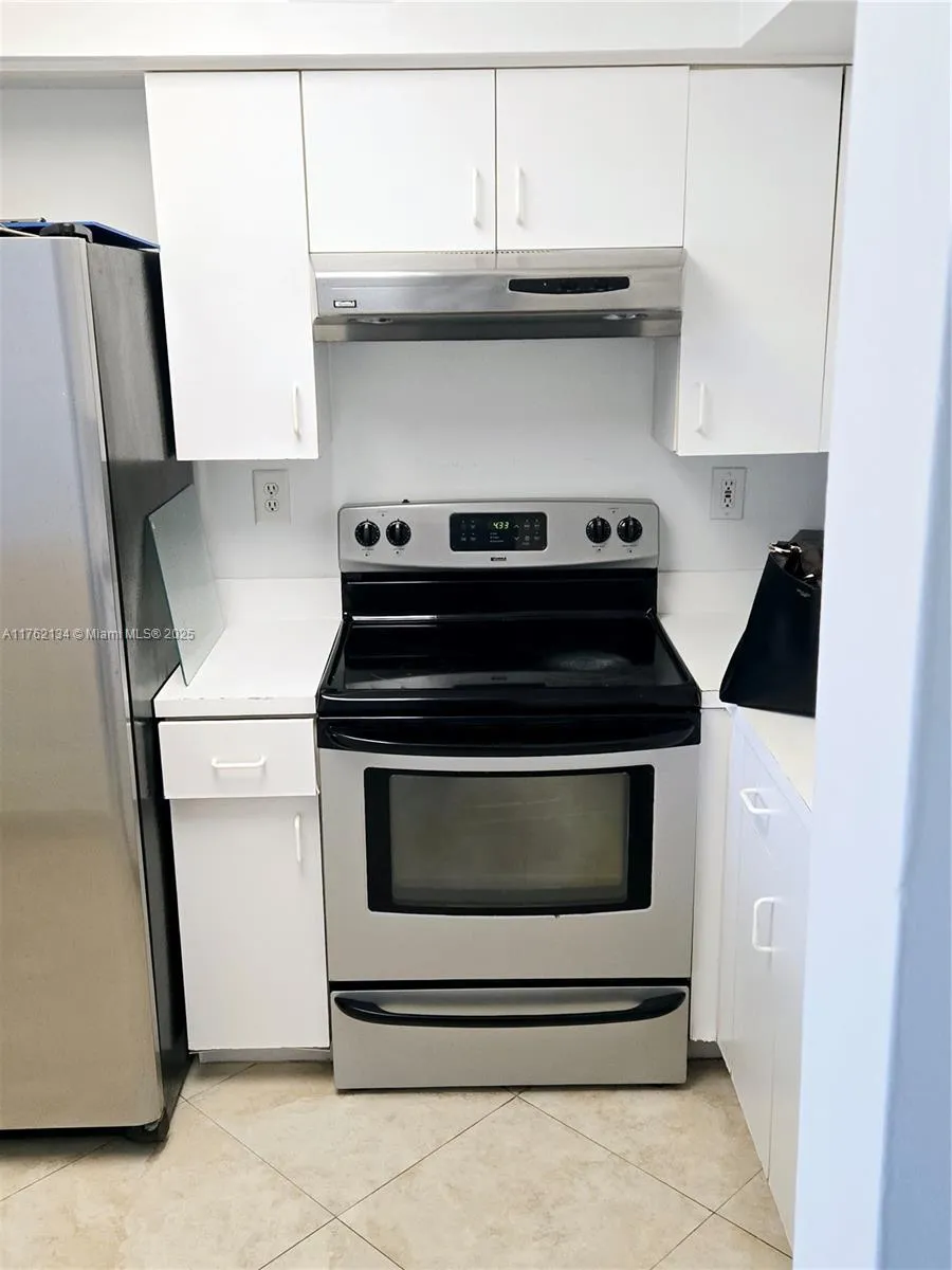 3300 NE 191st St # 609, Aventura FL 33180