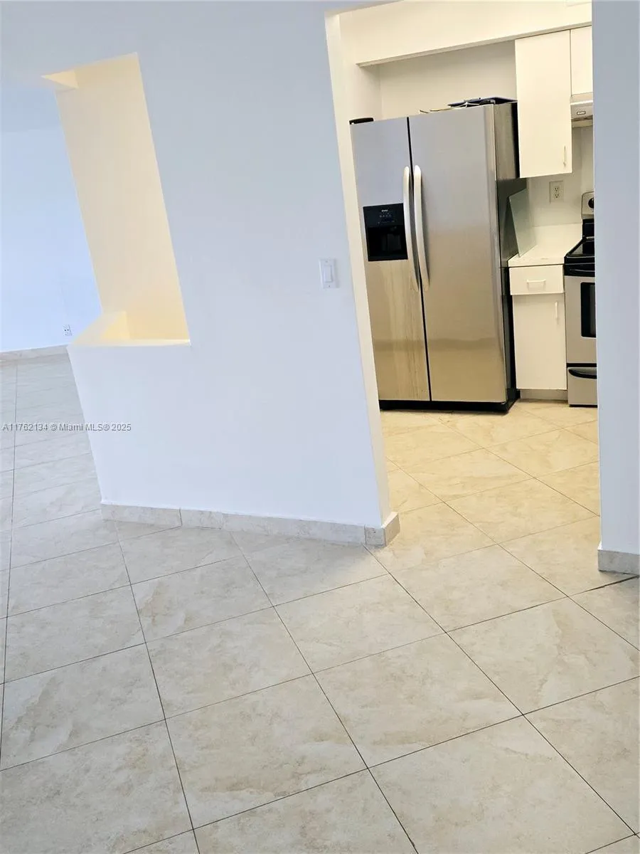 3300 NE 191st St # 609, Aventura FL 33180