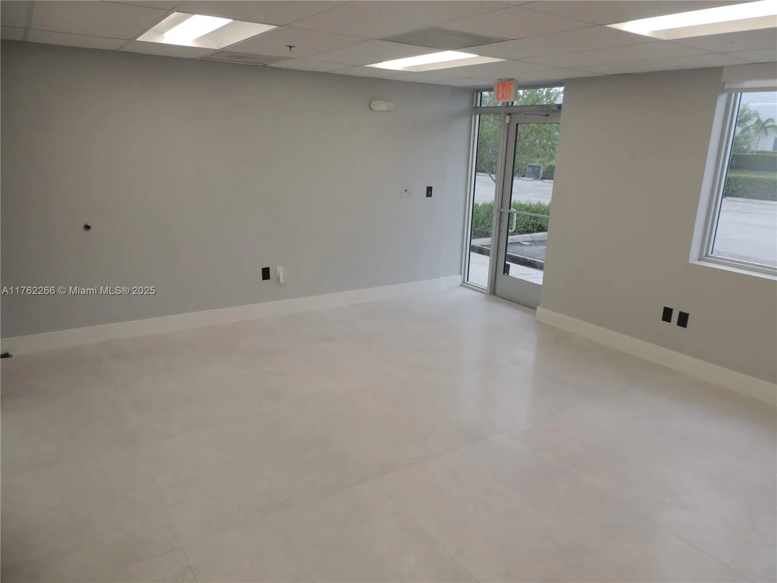 2113 NW 135 Ave, Sweetwater FL 33182