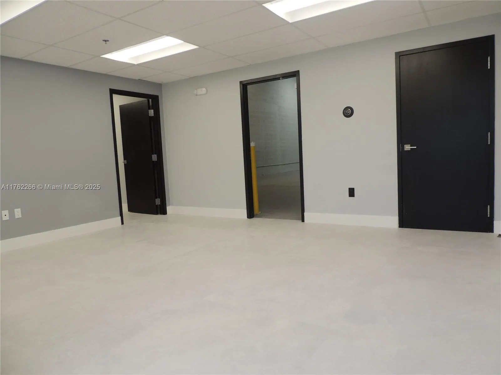2113 NW 135 Ave, Sweetwater FL 33182