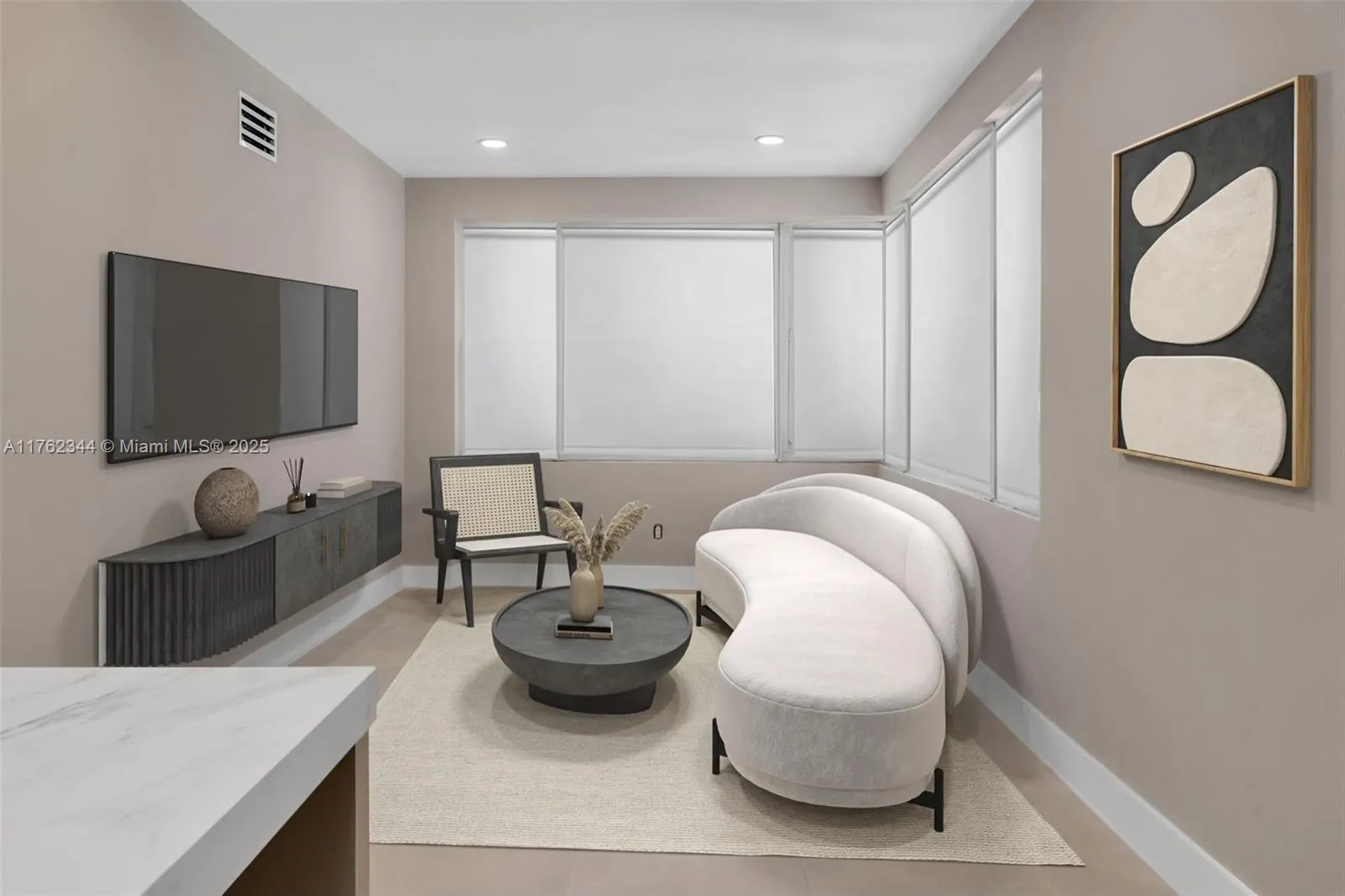 5255 Collins Ave # 9B, Miami Beach FL 33140