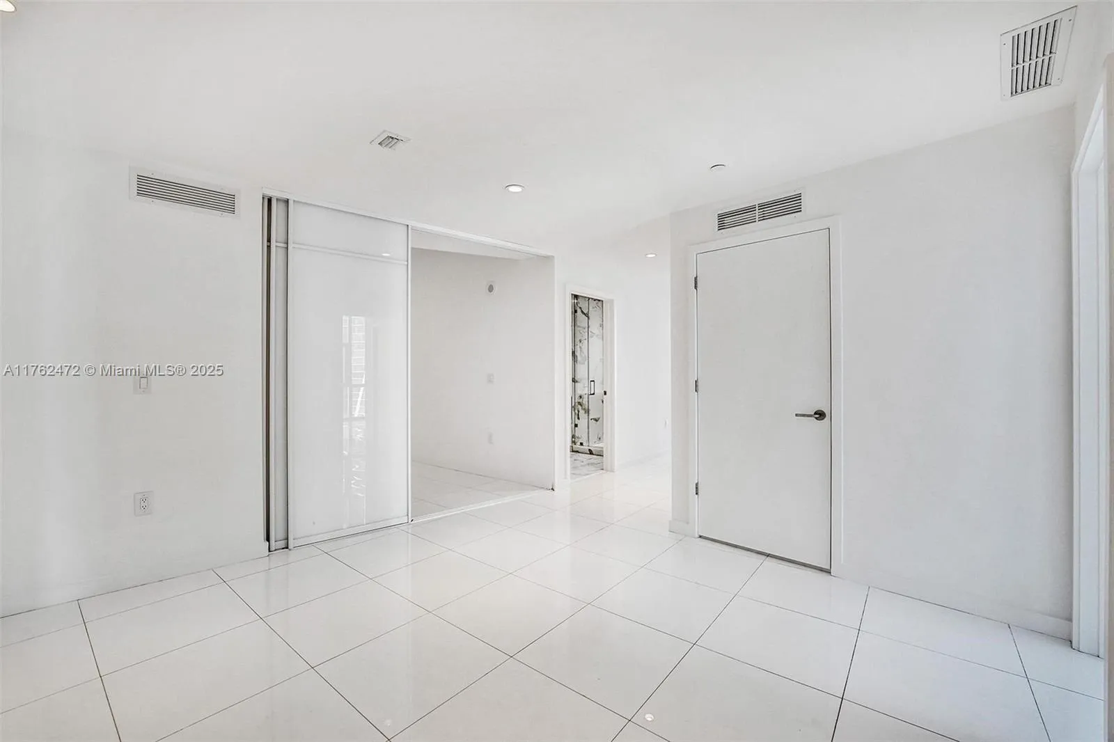 851 NE 1st Ave # 4301, Miami FL 33132