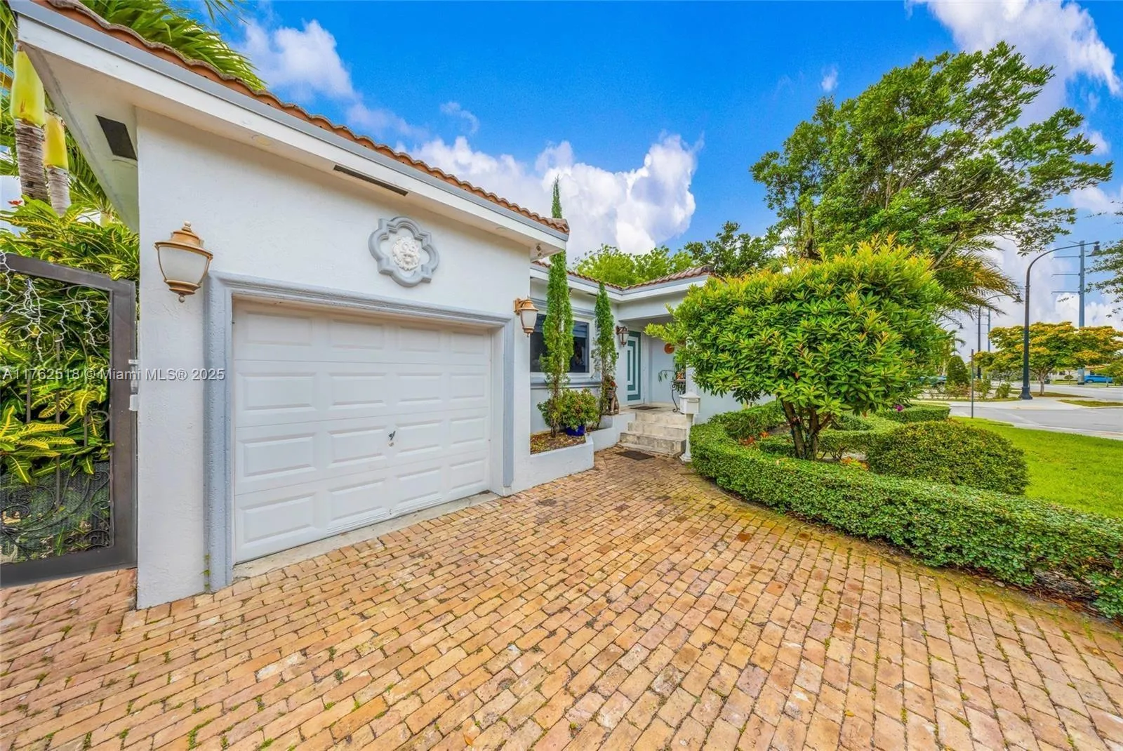 4 bedroom 3 bath for sale at 1135 SW 62nd Ave, West Miami FL 33144