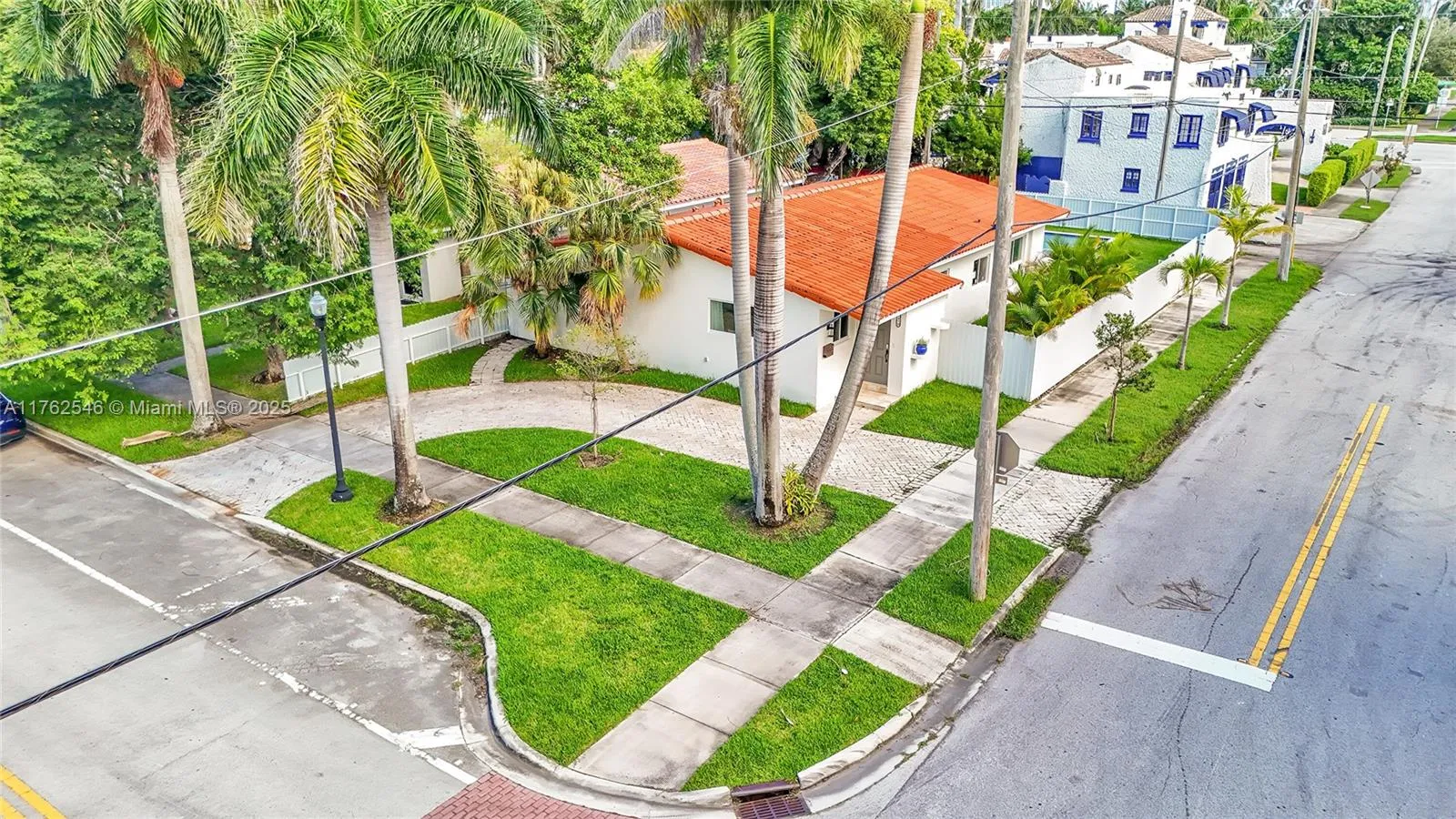 4 bedroom 2 bath for sale at 1070 Tyler St, Hollywood FL 33019