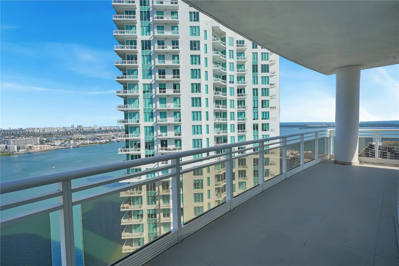 4 bedroom 4 bath for sale at 901 Brickell Key Blvd # 3208, Miami FL 33131