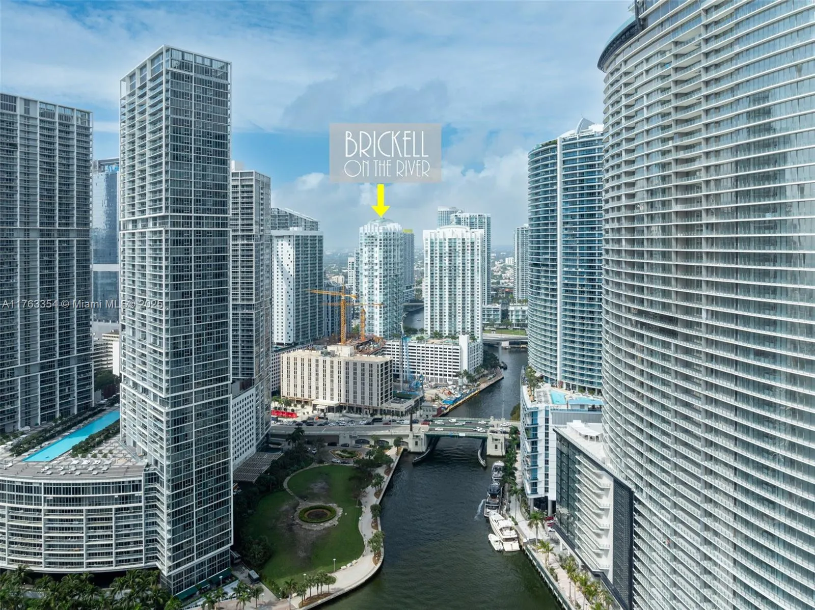 1 bedroom 1 bath for sale at 41 SE 5th St # 2006, Miami FL 33131