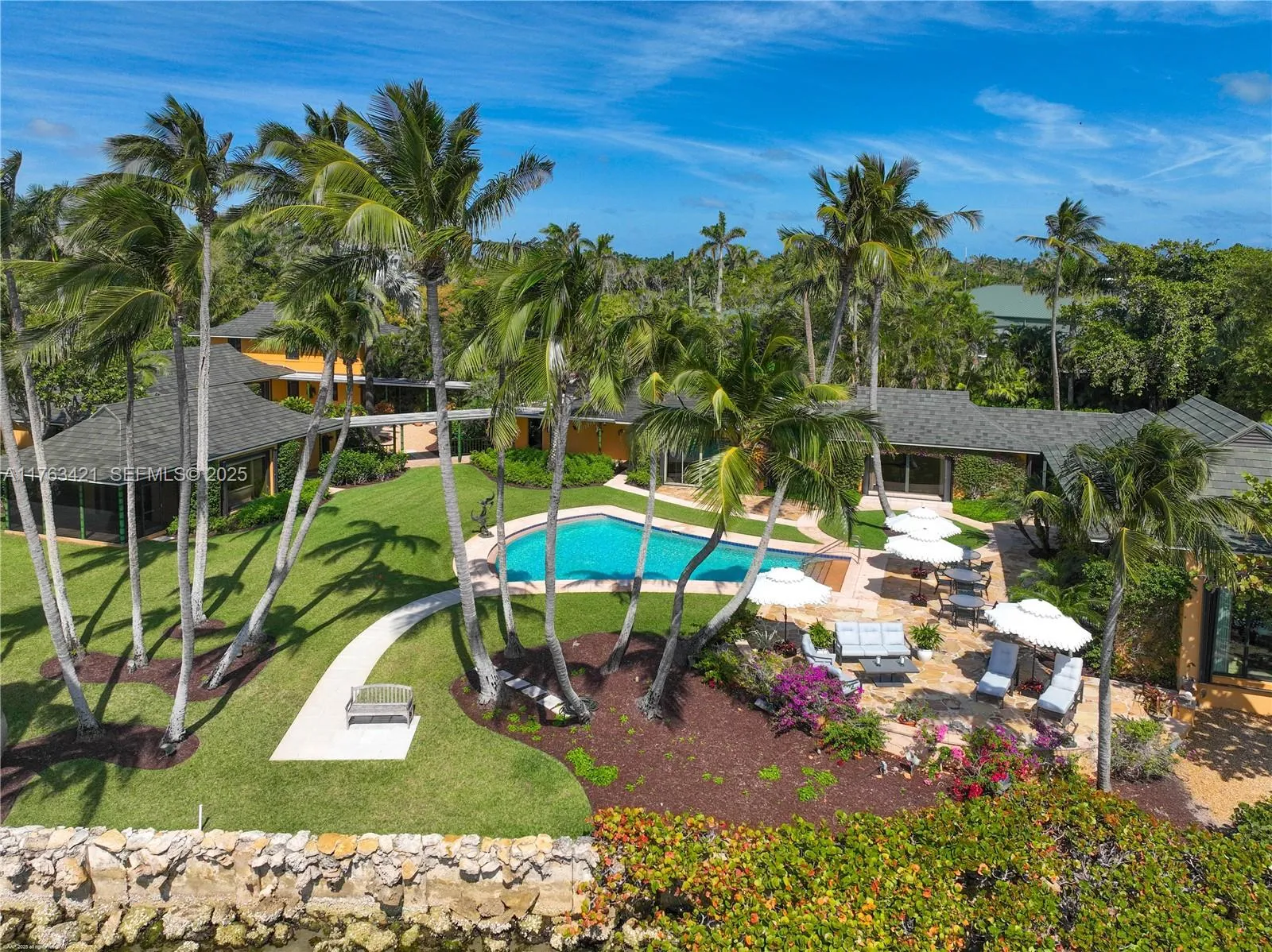 6 Riverview Rd, Jupiter Island FL 33455