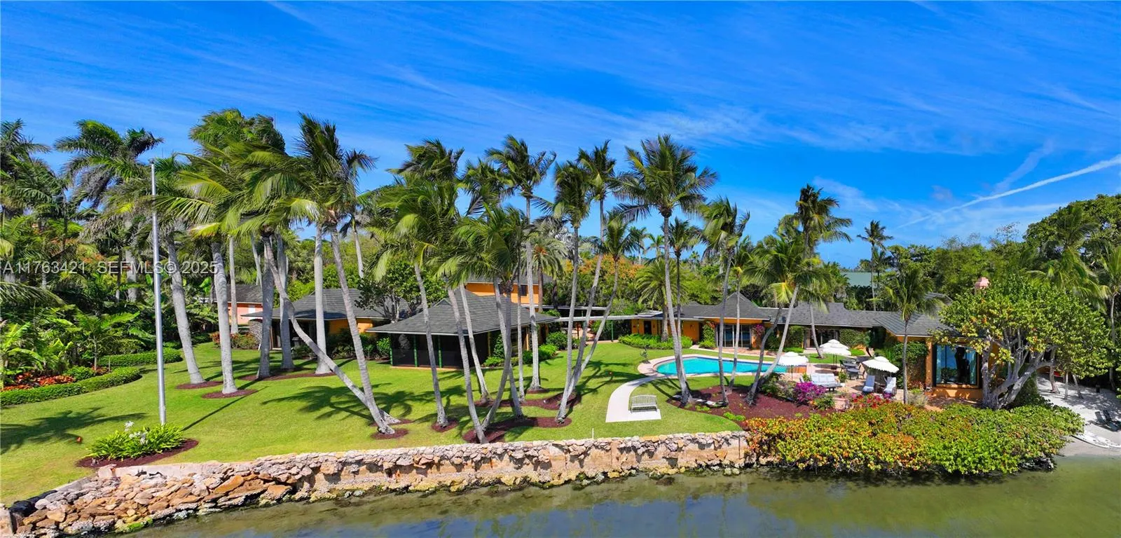 6 Riverview Rd, Jupiter Island FL 33455