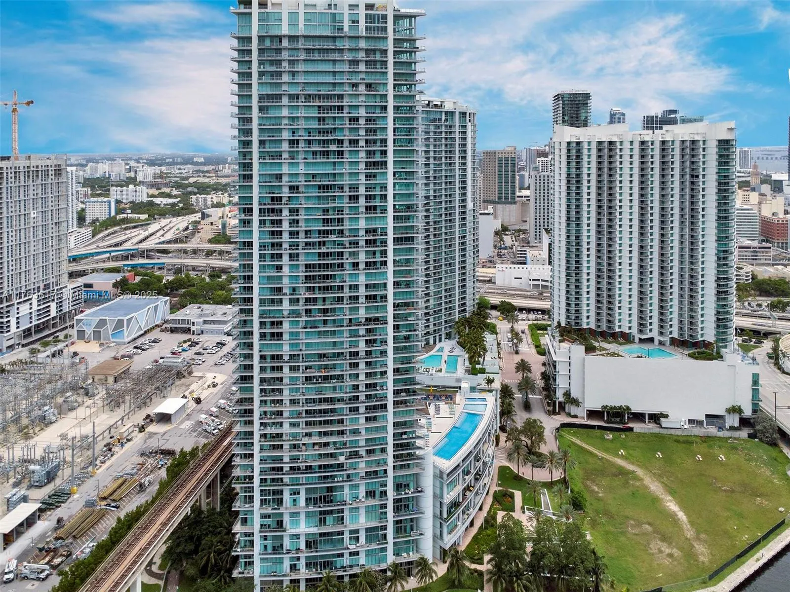 2 bedroom 2 bath for sale at 92 SW 3rd St # 1710, Miami FL 33130