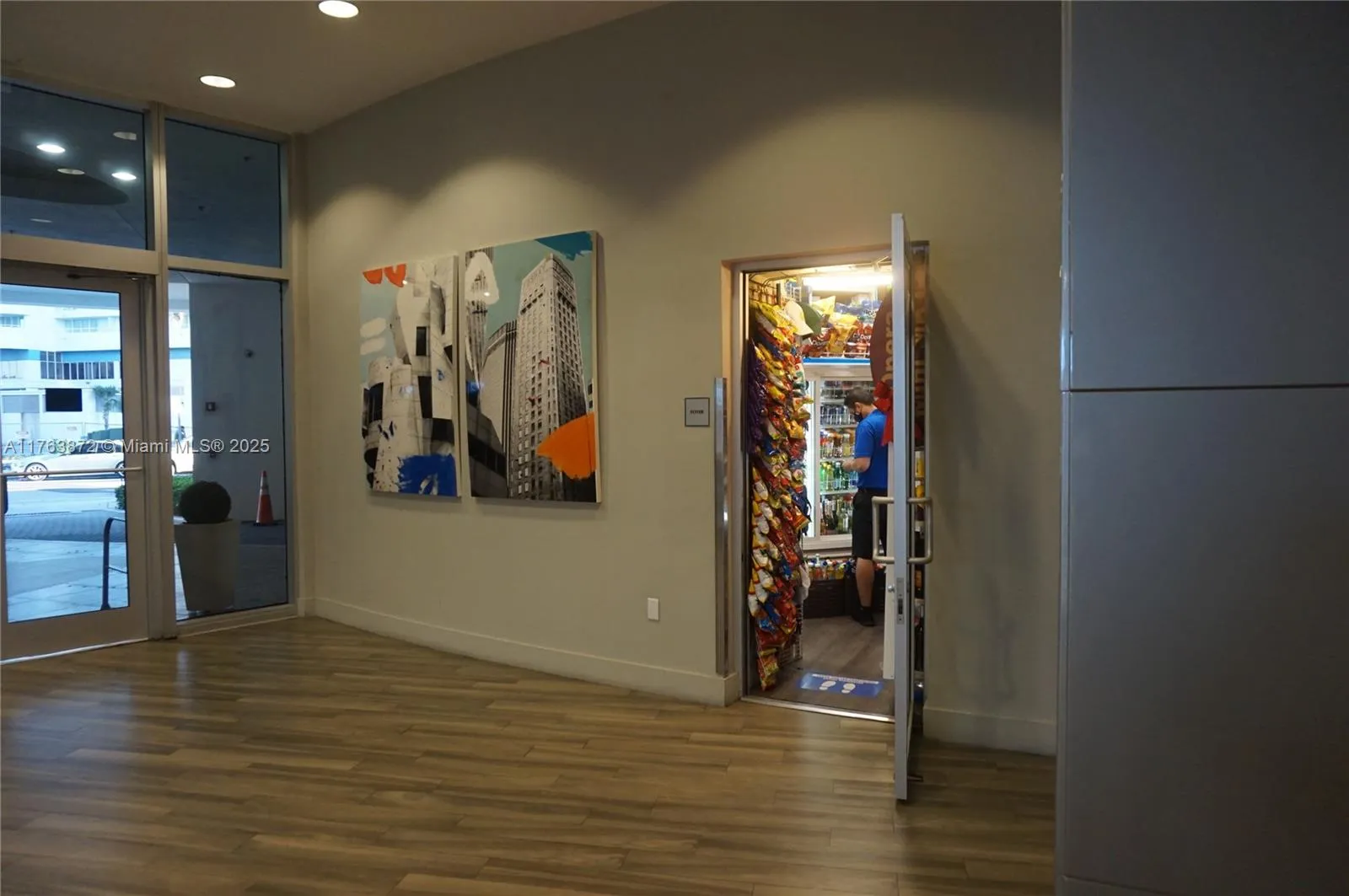 1750 N Bayshore Dr # 2215, Miami FL 33132