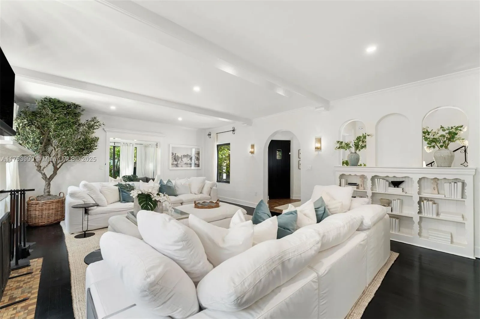 4430 Alton Rd, Miami Beach FL 33140