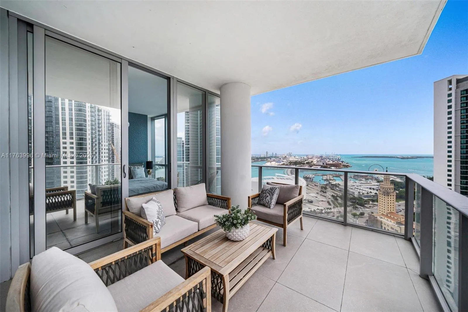 3 bedroom 4 bath for sale at 851 NE 1st Ave # 2911, Miami FL 33132
