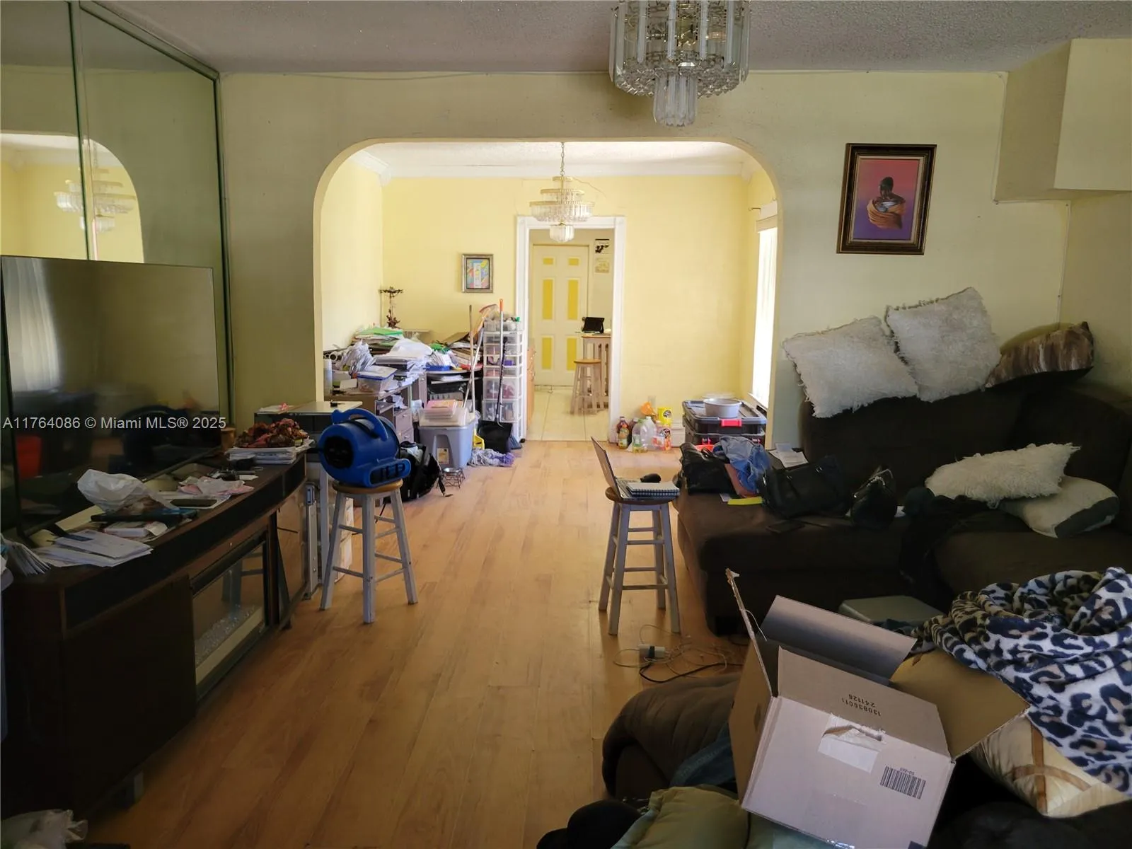 2426 NW 43rd St, Miami FL 33142