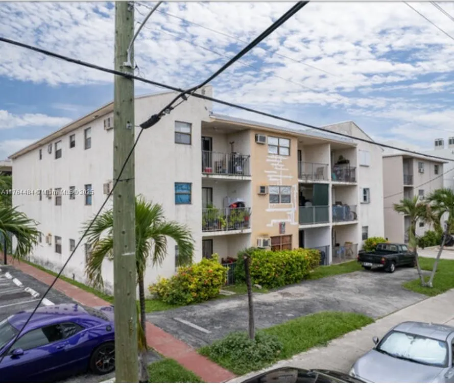 1 bedroom 1 bath for sale at 142 SW 18th Ave # 25, Miami FL 33135