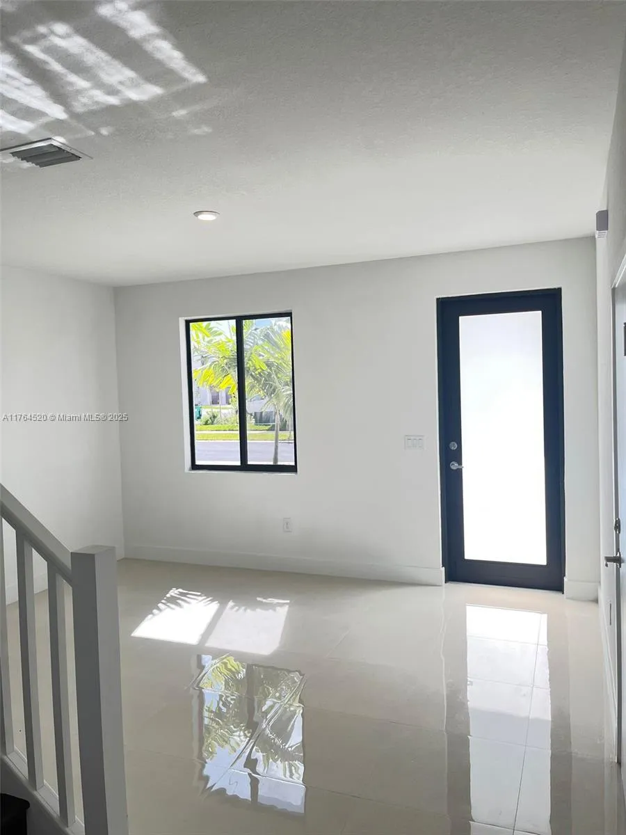 15771 SW 136th Ter # 15771, Miami FL 33196