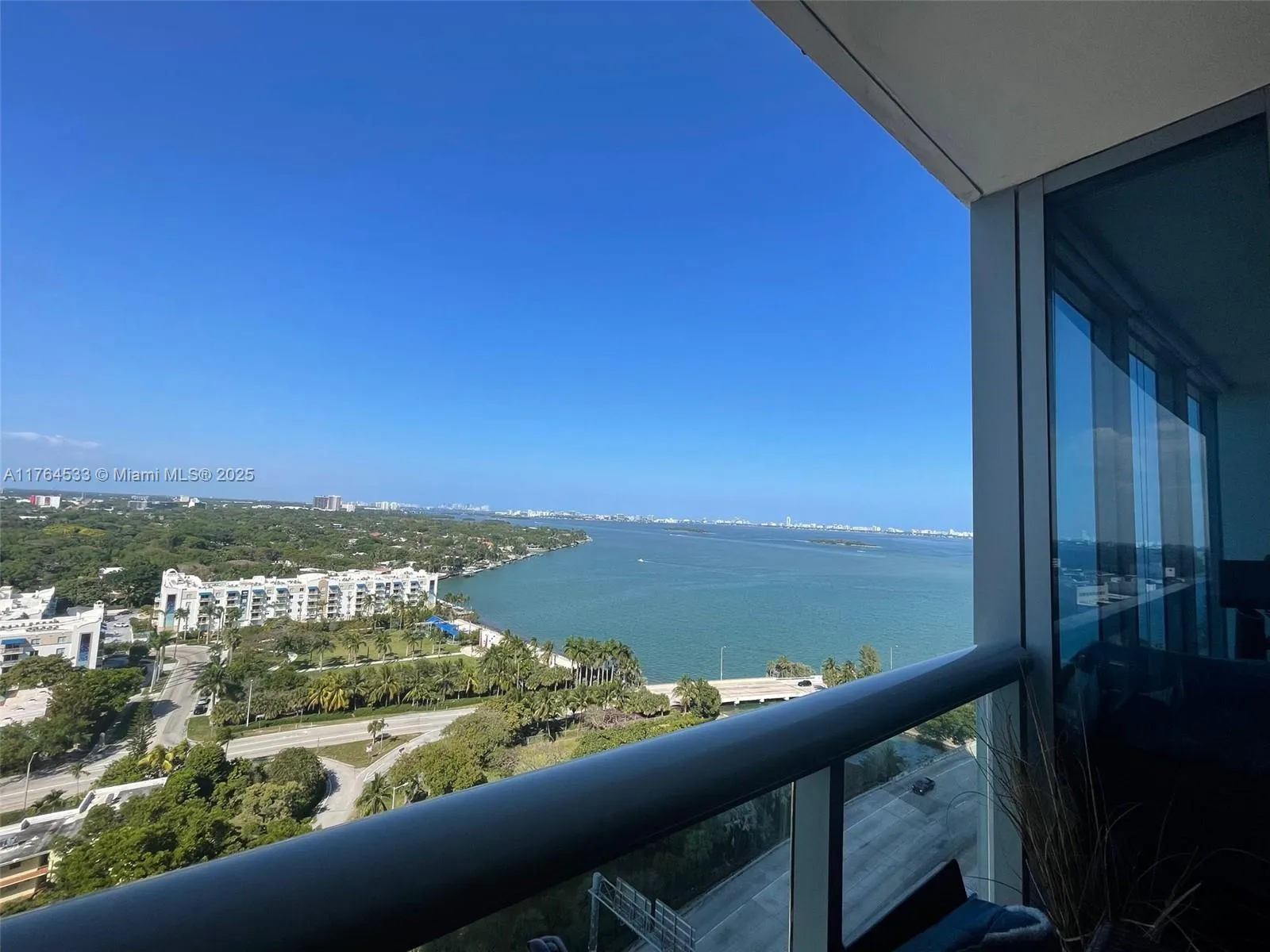 1 bedroom 1 bath for sale at 601 NE 36th St # 1705, Miami FL 33137