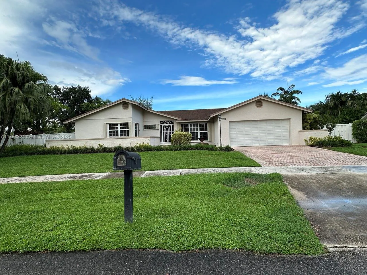 3 bedroom 2 bath for sale at 3800 Beach Way, Cooper City FL 33026