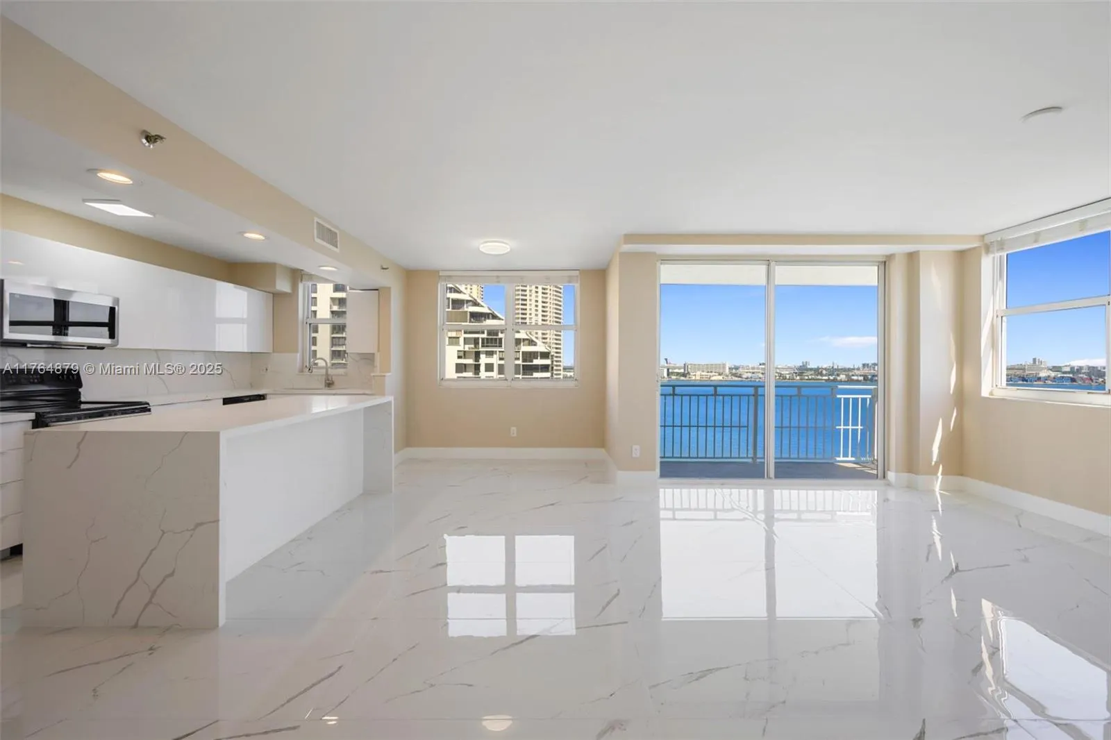 2 bedroom 2 bath for sale at 770 Claughton Island Dr # 1215, Miami FL 33131